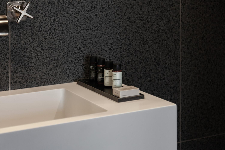 Bathroom 4, The Sendal Boutique Hotel