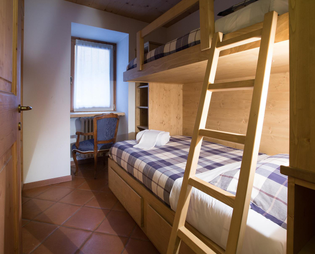 Bedroom 2, Alpine Dream Apartments, Sondrio