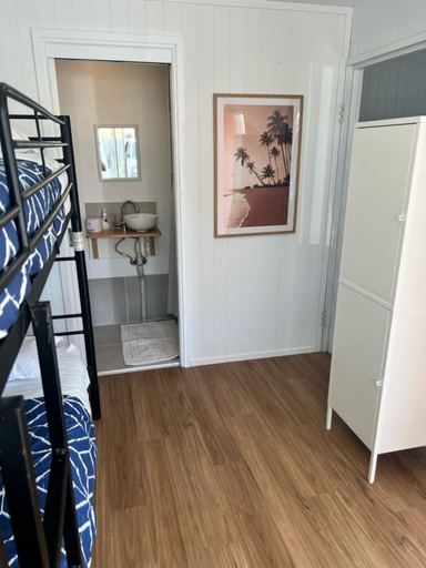 Bathroom 5, CALI Backpackers, Caloundra - Caloundra S.