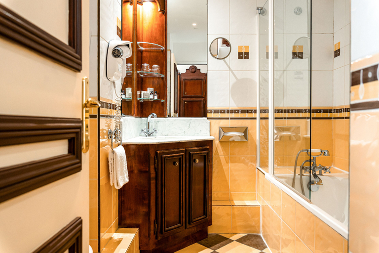 Bathroom 5, Villa Montparnasse, Paris