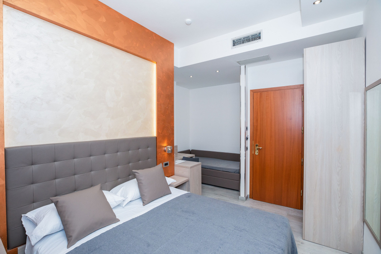 Bedroom 4, Hotel Gabbiano, Rimini