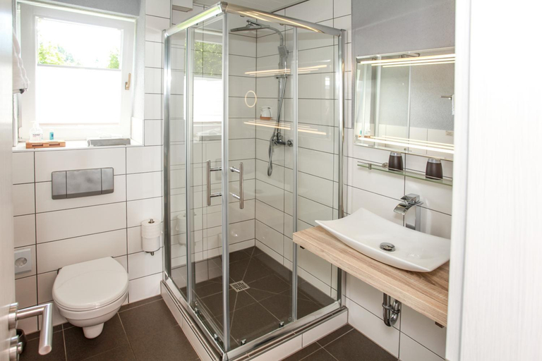 Bathroom 2, Hotel Brunnenbach, Goslar