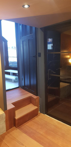 Others 3, B&B Euphrate Houseboat, Amsterdam