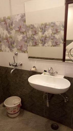 Bathroom 3, Hotel Mewari Villa Udaipur, Udaipur