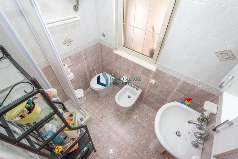 Bathroom 3, Villa Panorama, Palermo