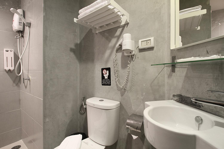 Bathroom 4
