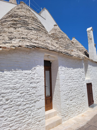 Others 2, TRULLI MATRICE, Bari