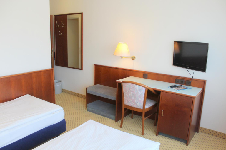 Others 4, Hotel Elbroich, Düsseldorf