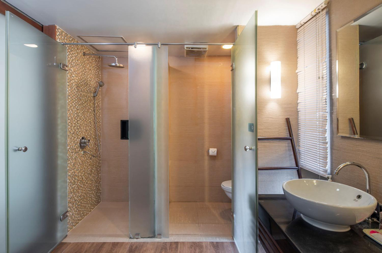 Bathroom 19