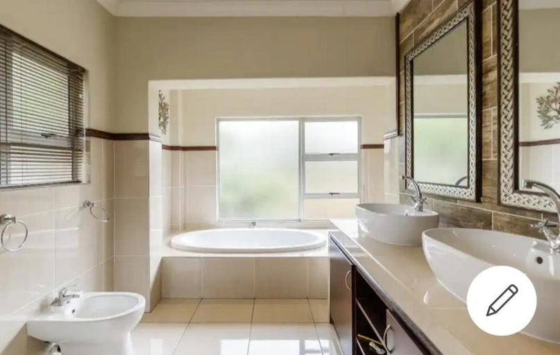 Others 5, Jewel of Jozi, Ekurhuleni