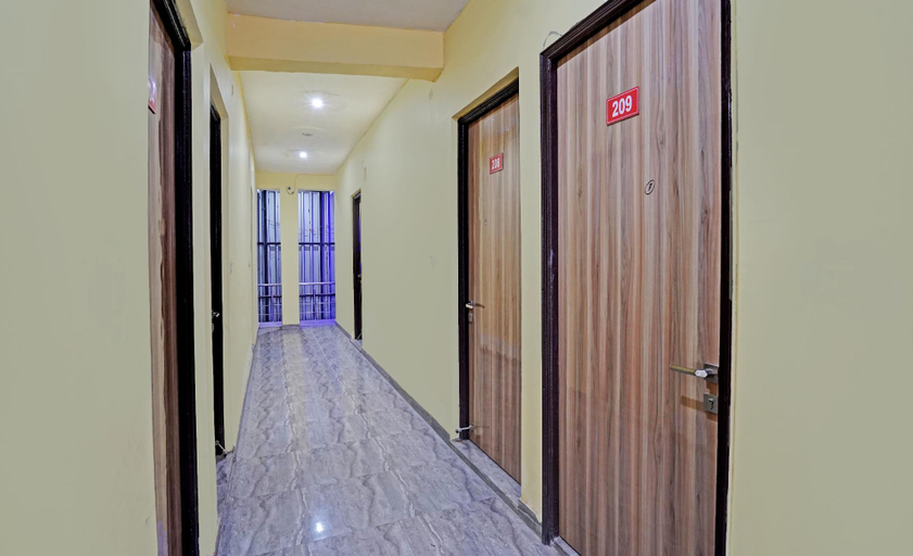 Public Area 3, Hotel FNG Metro View, Gautam Buddha Nagar