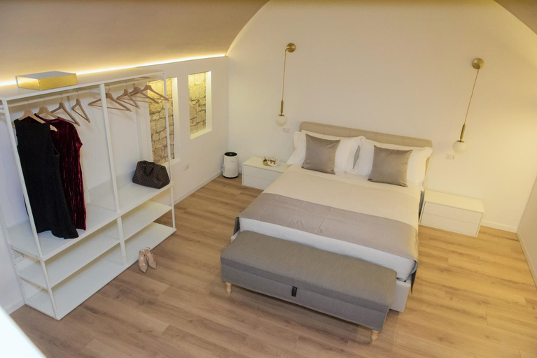 Others 5, POSA - Charming Rooms, Bari