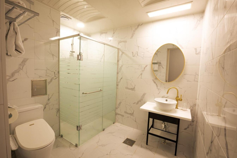 Bathroom 2, Gangjin K-Stay Hotel, Gangjin