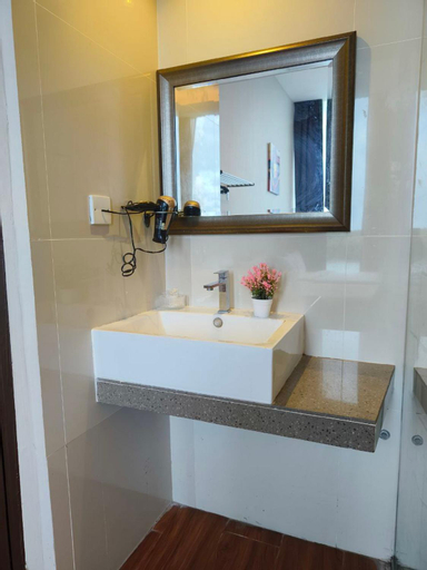 Bathroom 11