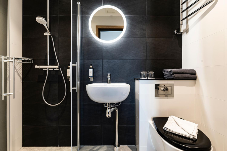 Bathroom 4, Dockyard Hotel, Göteborg