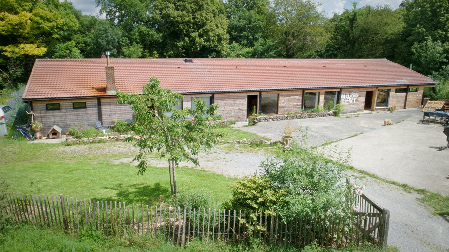 Exterior 8