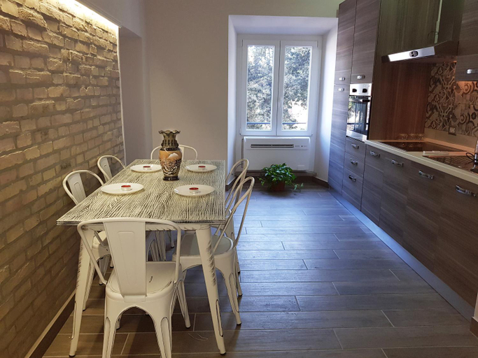 Others 5, GIULIA'S GUESTHOUSE, Rome