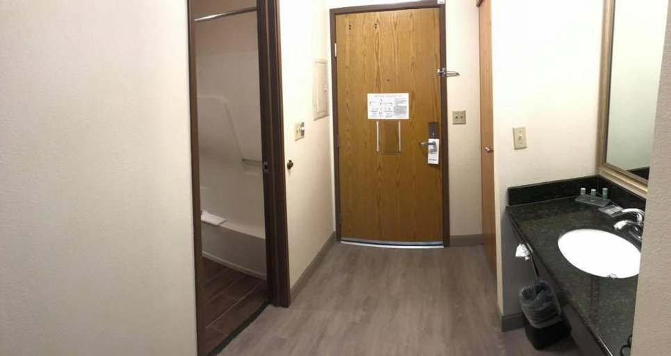 Bathroom 19