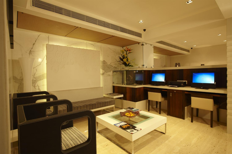 Public Area 2, Hotel Bawa Continental, Mumbai Suburban