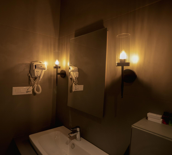 Bathroom 3, Hilux Courtyard, Palakkad