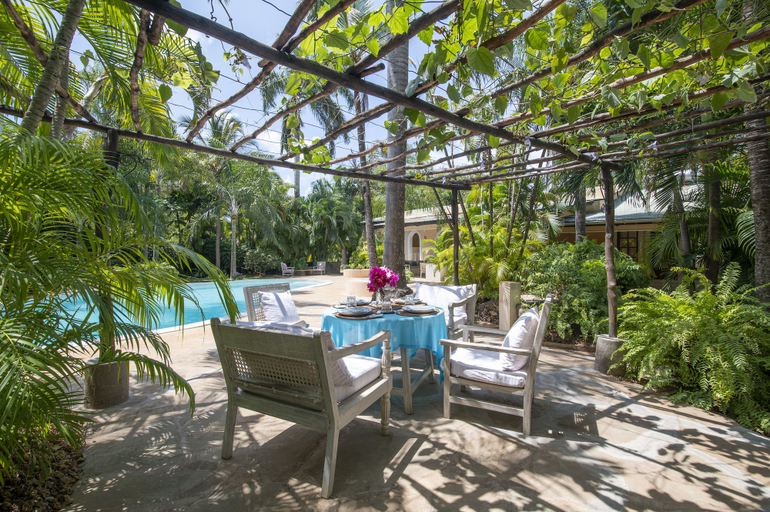 Food & Drinks 5, Allamanda Oleander Suite by YourHost, Malindi