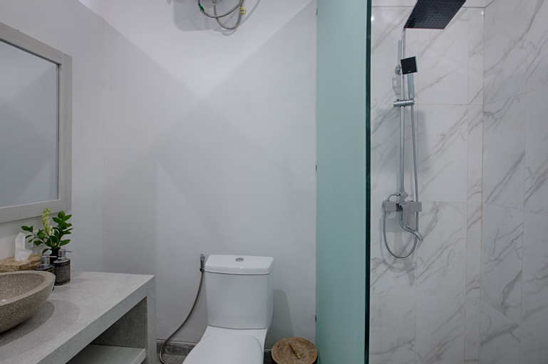 Bathroom 4