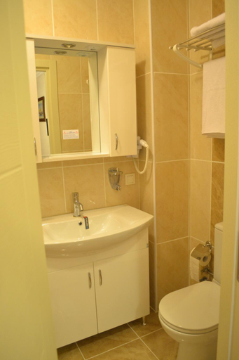 Bathroom 3, New Fatih Hotel, Fatih