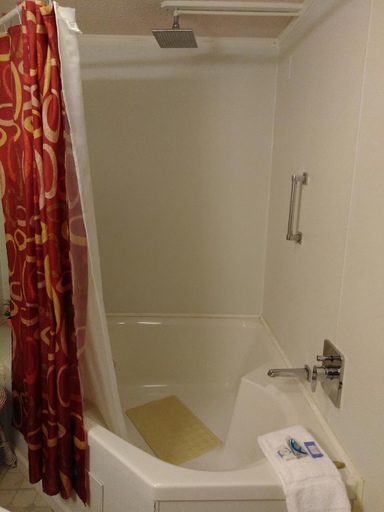 Bathroom, The Cardinal Inn, Page