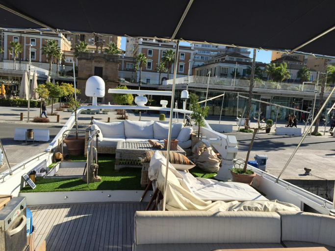 Others 5, The boathouse, Málaga