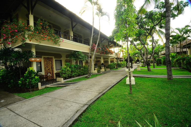 Exterior 8