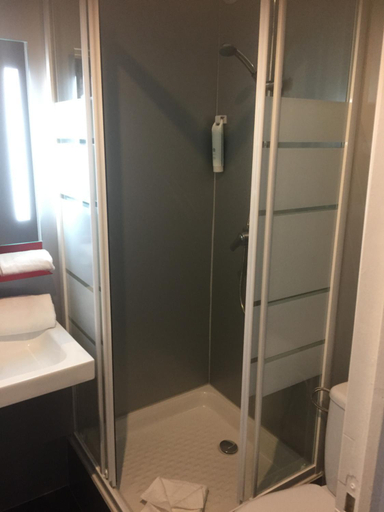 Bathroom 4, ENZO HOTELS TRAPPES By KYRIAD DIRECT, Yvelines