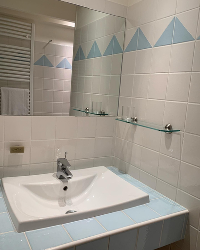 Bathroom 5, Fleur & Mer, Manche