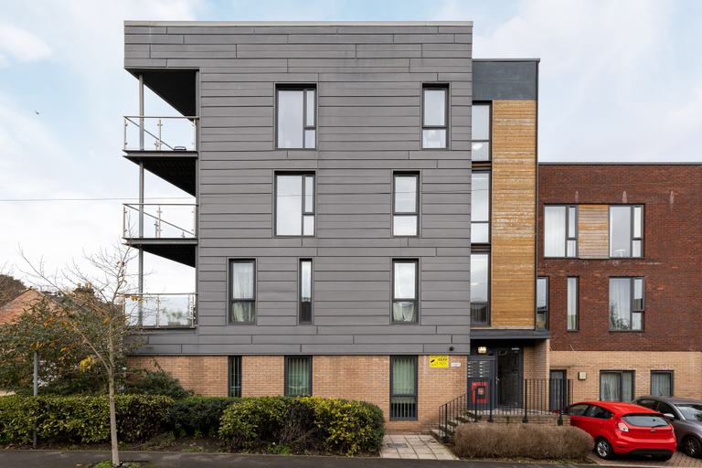 Exterior & Views 2, Premium 2 Bed Flat near Colindale Station, London