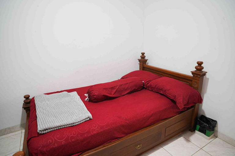 Bedroom 2, Schones Haus Private Pool & Netflix by GroRental, Bandung