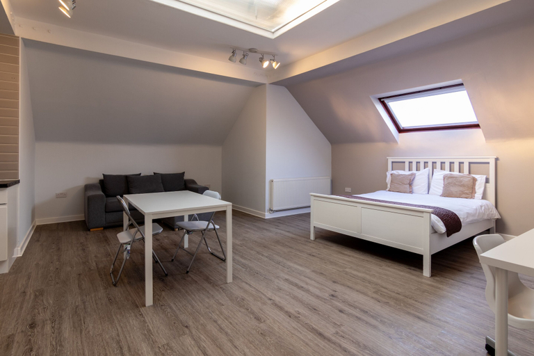 Others 5, Shelford Lodge, Cambridgeshire