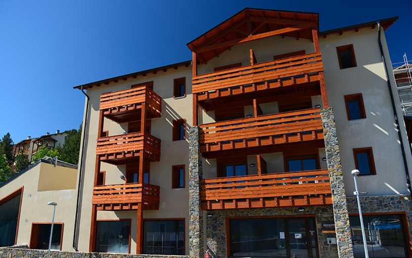 Others 3, Alpine Hideaway in Les Angles, Pyrénées-Orientales