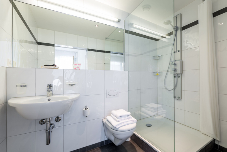 Bathroom 3, Nest - Bundesstrasse, Zug