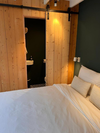 Others 2, de Merel, Vught