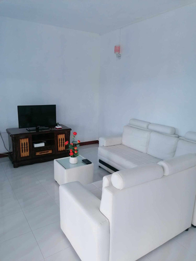 Others 5, Family Residence, Flacq