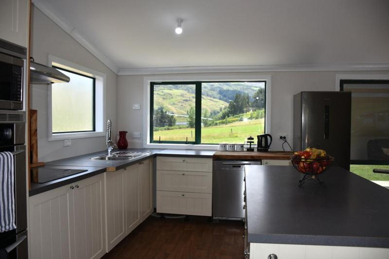Others 2, Ladysmith Cottage, Central Otago