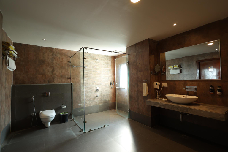 Bathroom 3, Hotel Baris Haridwar, Dehradun