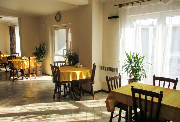 Food & Drinks 4, Hostel Rest, Kraków City