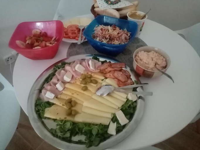 Food & Drinks
