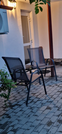 Others 5, Seventeen -Apartament la casa, Arad
