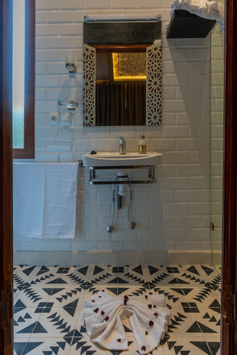 Bathroom 5, Yanis Guest House, Marrakech