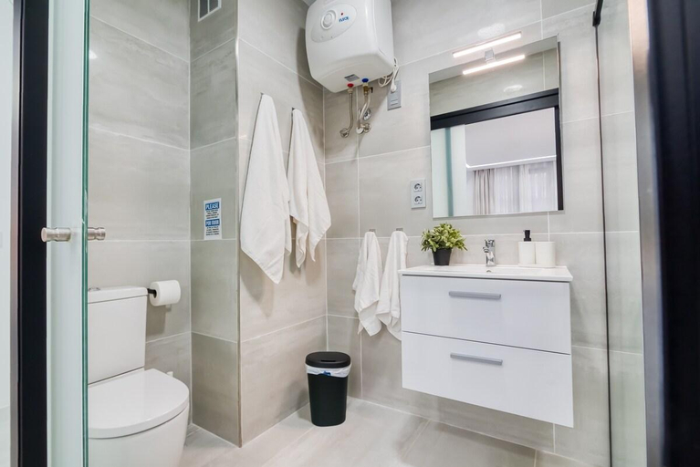 Bathroom 2, Sun&Sea in Playa las Canteras, Las Palmas