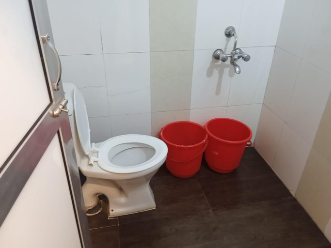 Bathroom 2, sayeban hotel, Raigarh