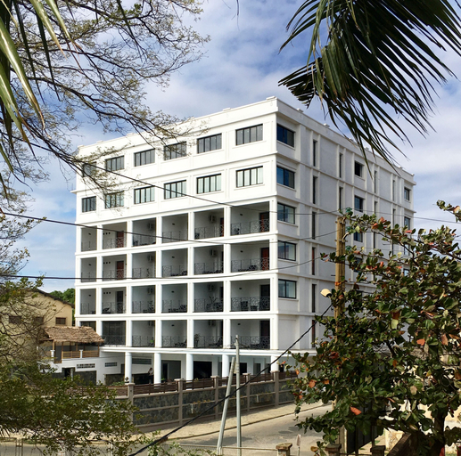 Exterior & Views 2, Hotel de la Poste, Diana