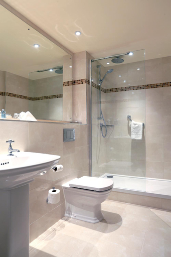 Bathroom, Macdonald Craxton Wood Hotel & Spa, Chester, Cheshire West and Chester