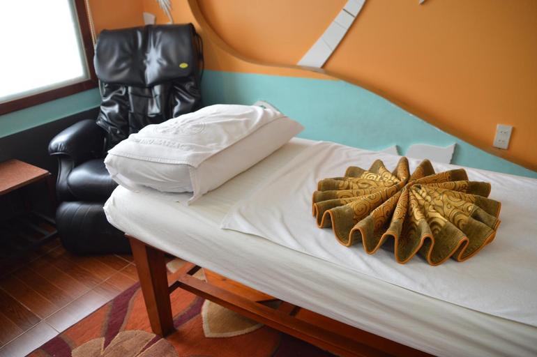 Bedroom, Phu Tho Hotel, District 11